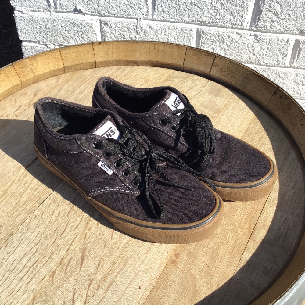 Vans Classic Lace-Up Sneakers Black Canvas w/ Gum Sole | Skate Shoes S 9